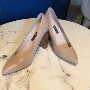 Nude heels in perfect shape